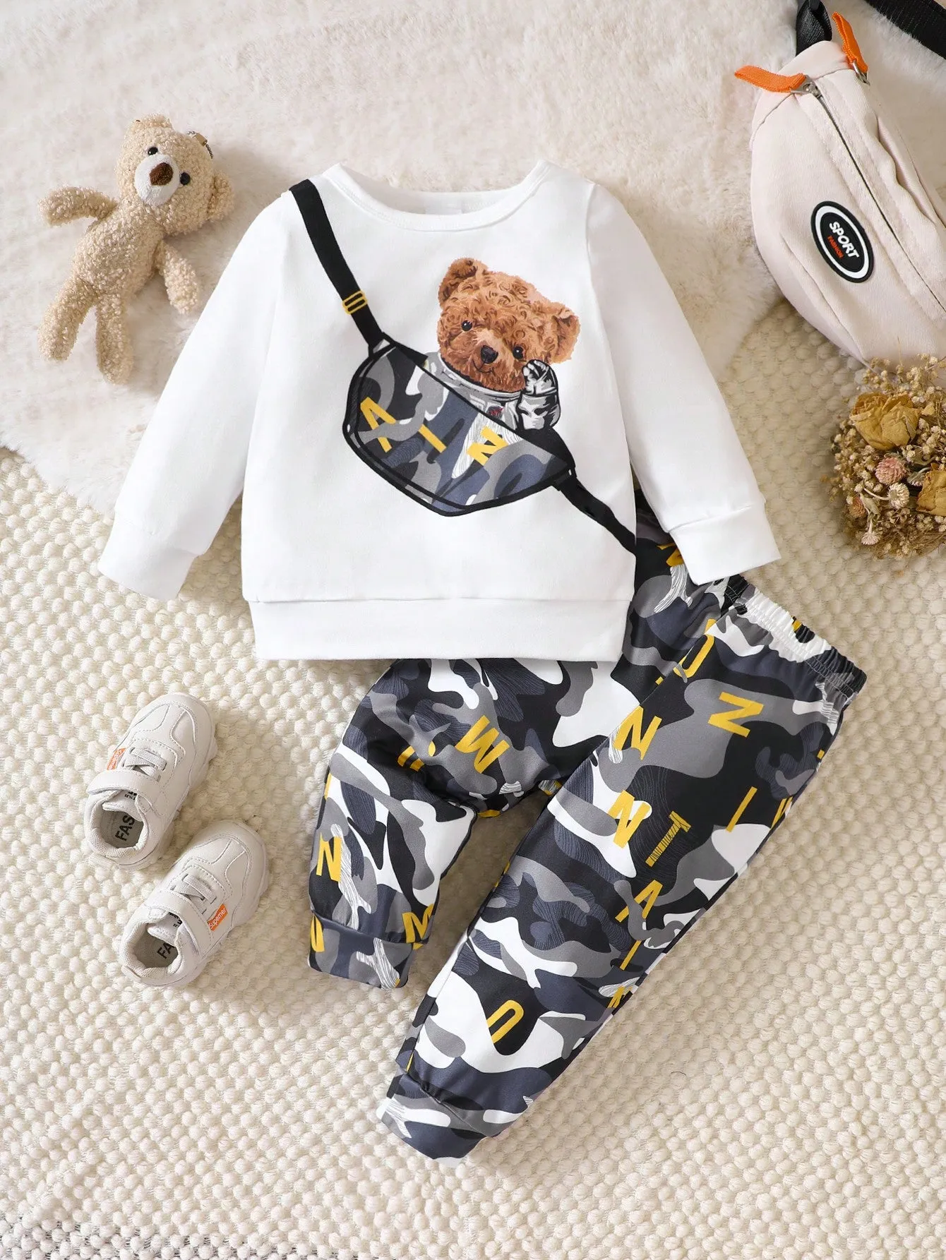 Baby Boy Bear Print Sweatshirt & Camo Print Sweatpants