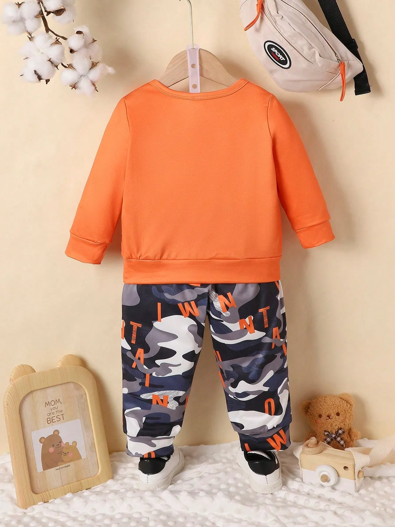 Baby Boy Bear Print Sweatshirt & Camo Print Sweatpants