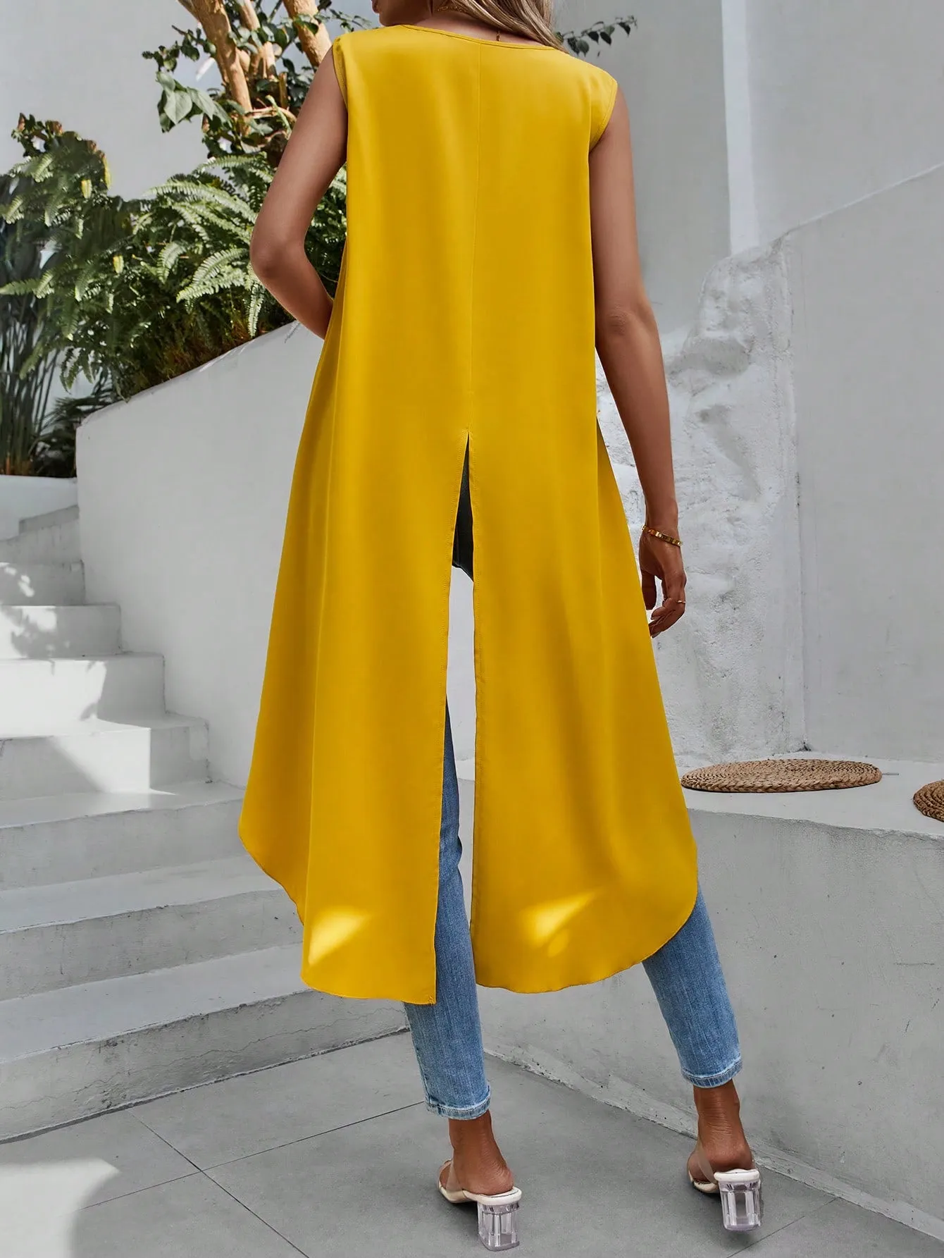 Solid Asymmetrical Hem Sleeveless Blouse