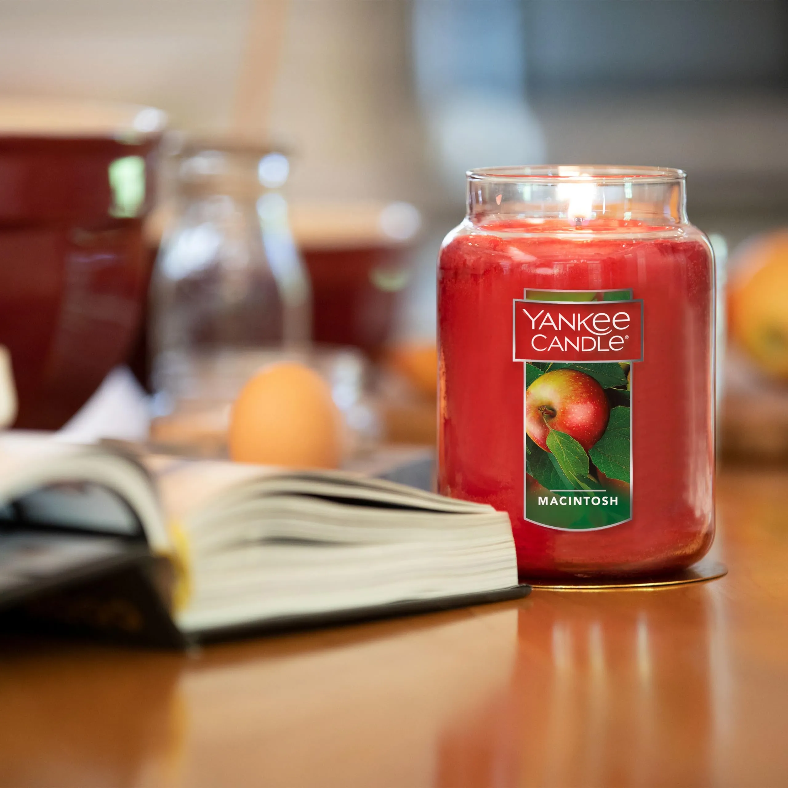 Yankee Candle Autumn Wreath Scented, Classic 22oz Large Jar Single Wick Aromatherapy Candle